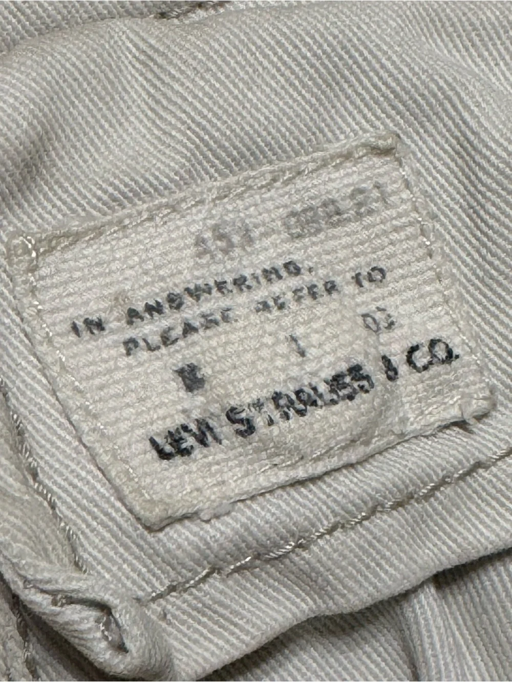 Vintage Levi’s Y2K Baggy Cargo Shorts